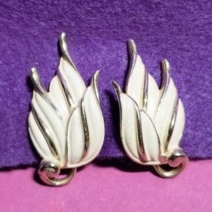 Vintage Emmons clip earrings ivory white enamel pale gold tone leaf leaves